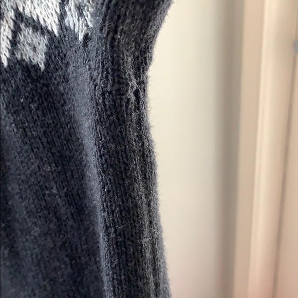 Old Navy isles black and grey sweater medum - Picture 4 of 16